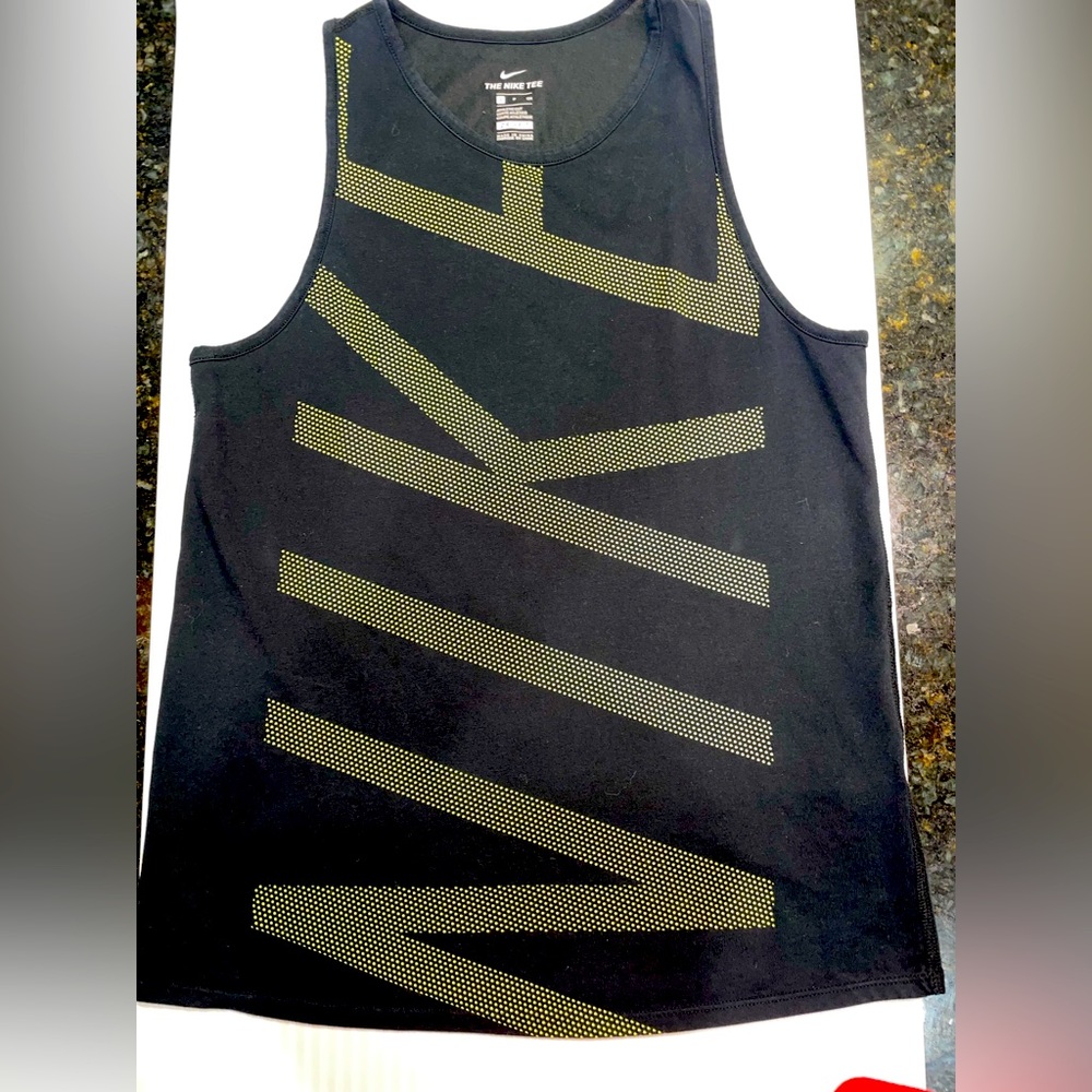 Nike black tee sleeveless